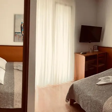 Couette-café Sobe/rooms Riva 3*