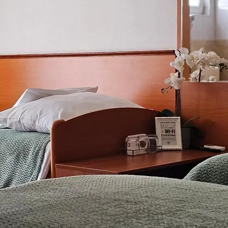 Sobe/rooms Riva Bed & Breakfast 3*