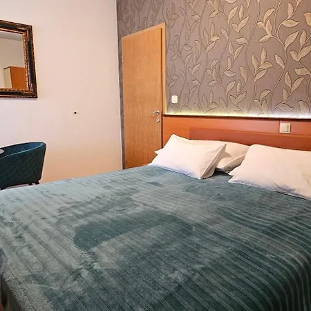 Sobe/rooms Riva Bed & Breakfast