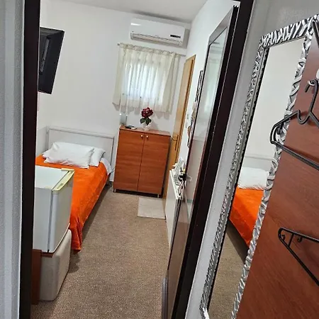 Frühstückspension Sobe/rooms Riva Zadar