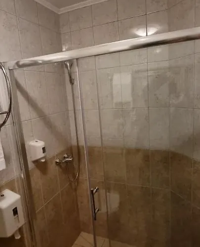 Alojamento de Acomodação e Pequeno-almoço Sobe/rooms Riva 3*