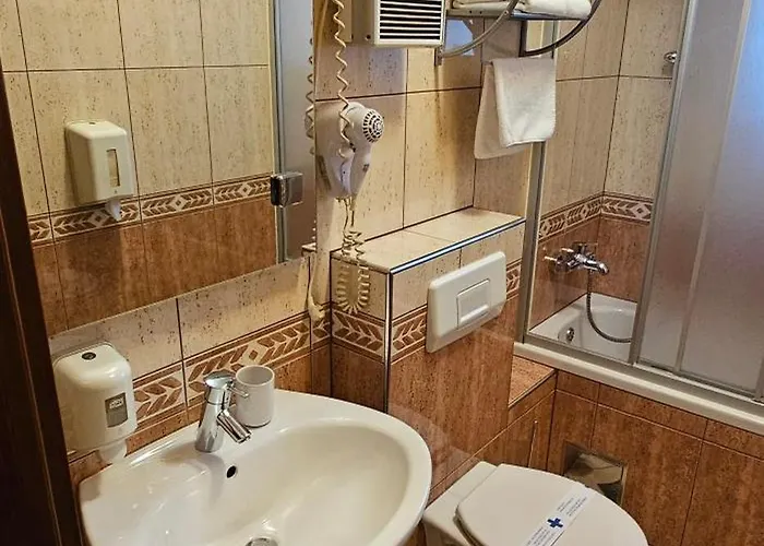 Sobe/rooms Riva Alojamento de Acomodação e Pequeno-almoço 3*