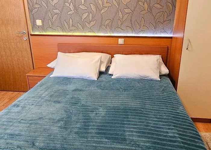 Alojamento de Acomodação e Pequeno-almoço Sobe/rooms Riva