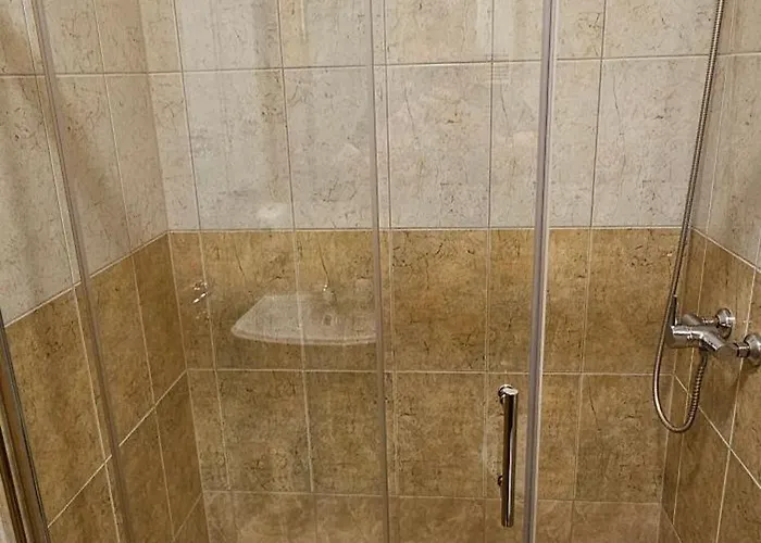 Alojamento de Acomodação e Pequeno-almoço Sobe/rooms Riva