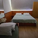 Bed & Breakfast Sobe/rooms Riva 3*