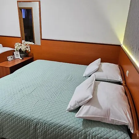 Panzió Sobe/rooms Riva 3*