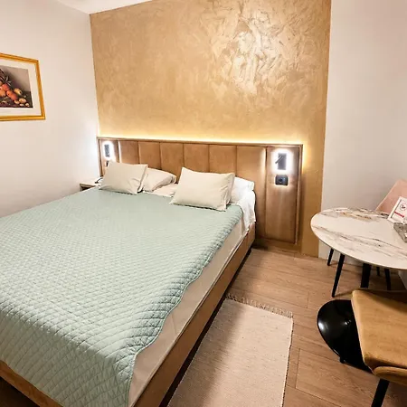 Sobe/rooms Riva Couette-café 3*