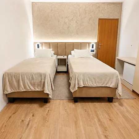 Couette-café Sobe/rooms Riva