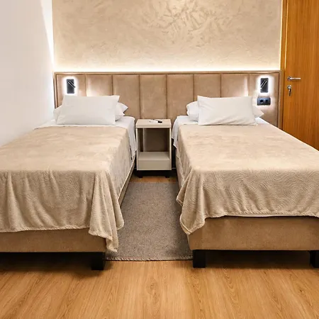 Couette-café Sobe/rooms Riva 3*