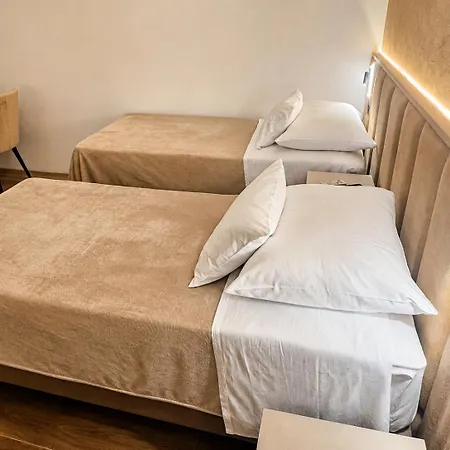 Couette-café Sobe/rooms Riva 3*