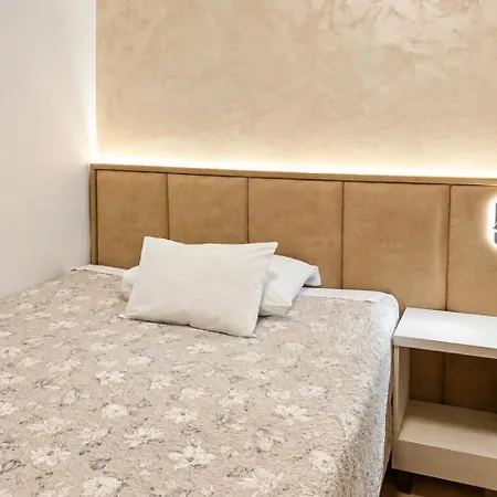 Sobe/rooms Riva Couette-café Zadar